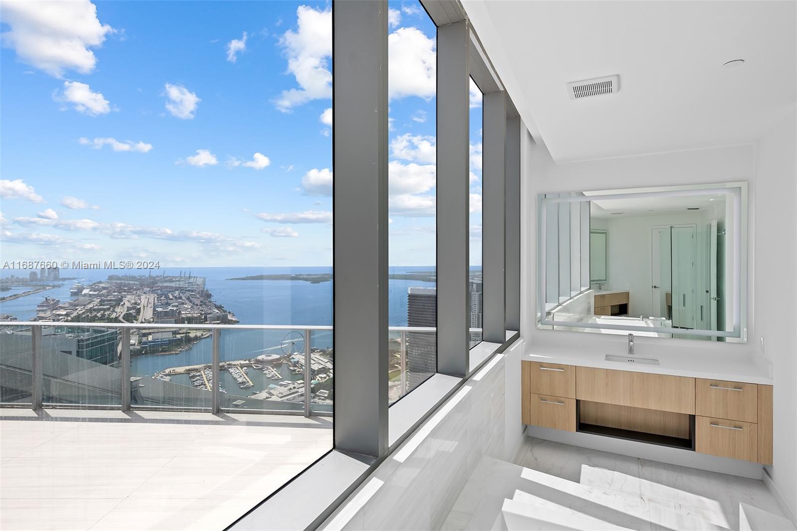 PARAMOUNT MIAMI WORLDCENT - Residential