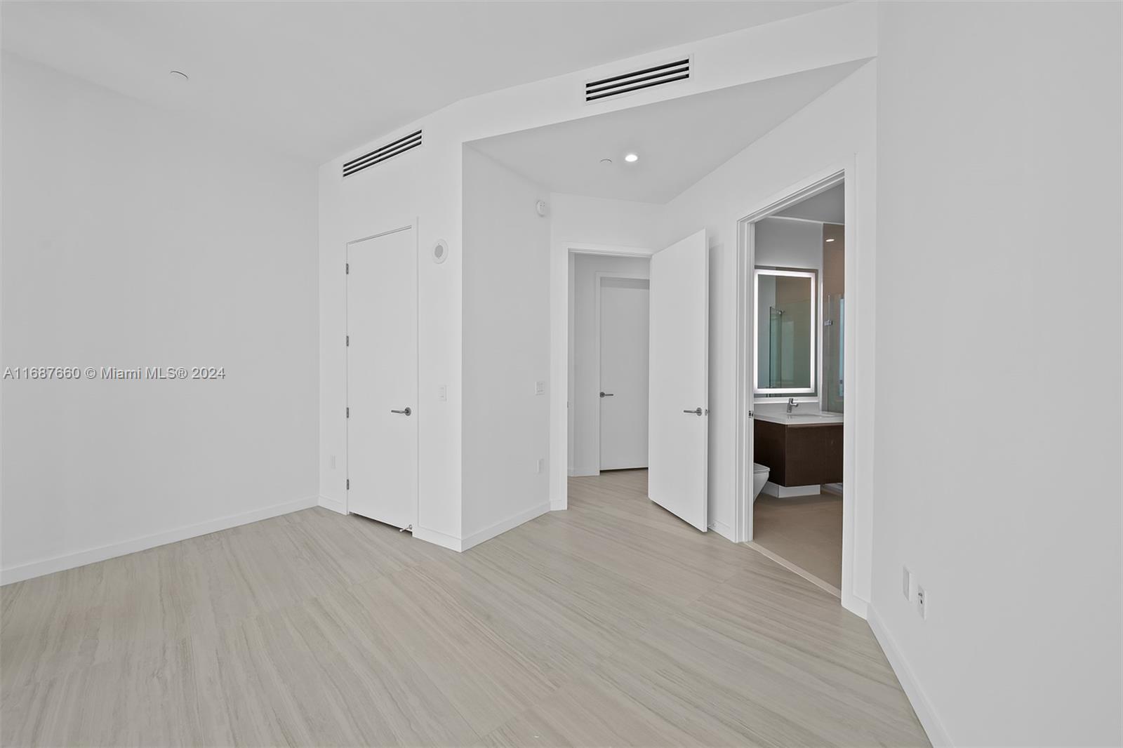 PARAMOUNT MIAMI WORLDCENT - Residential