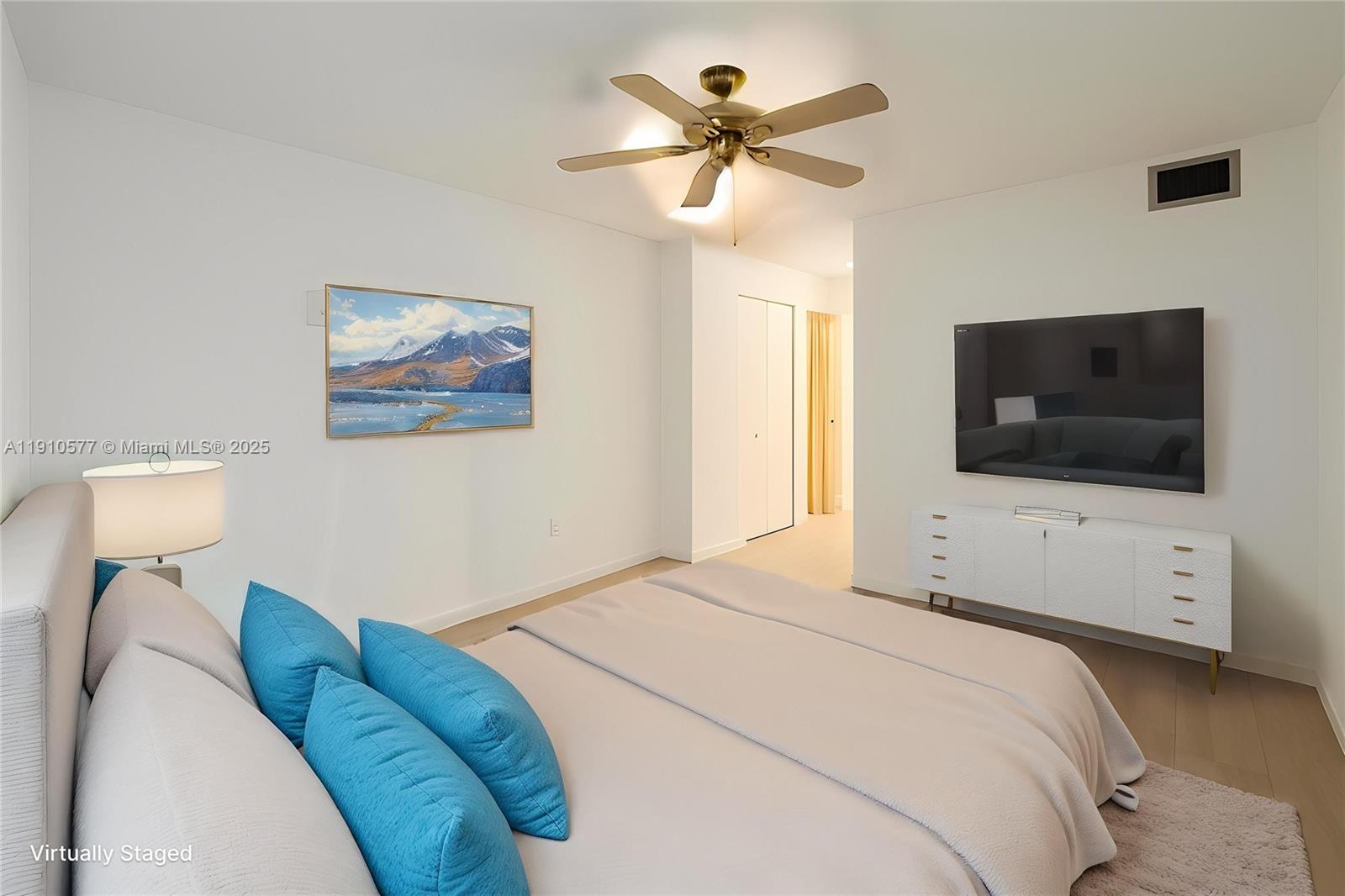 COMMODORE PLAZA CONDO - Residential