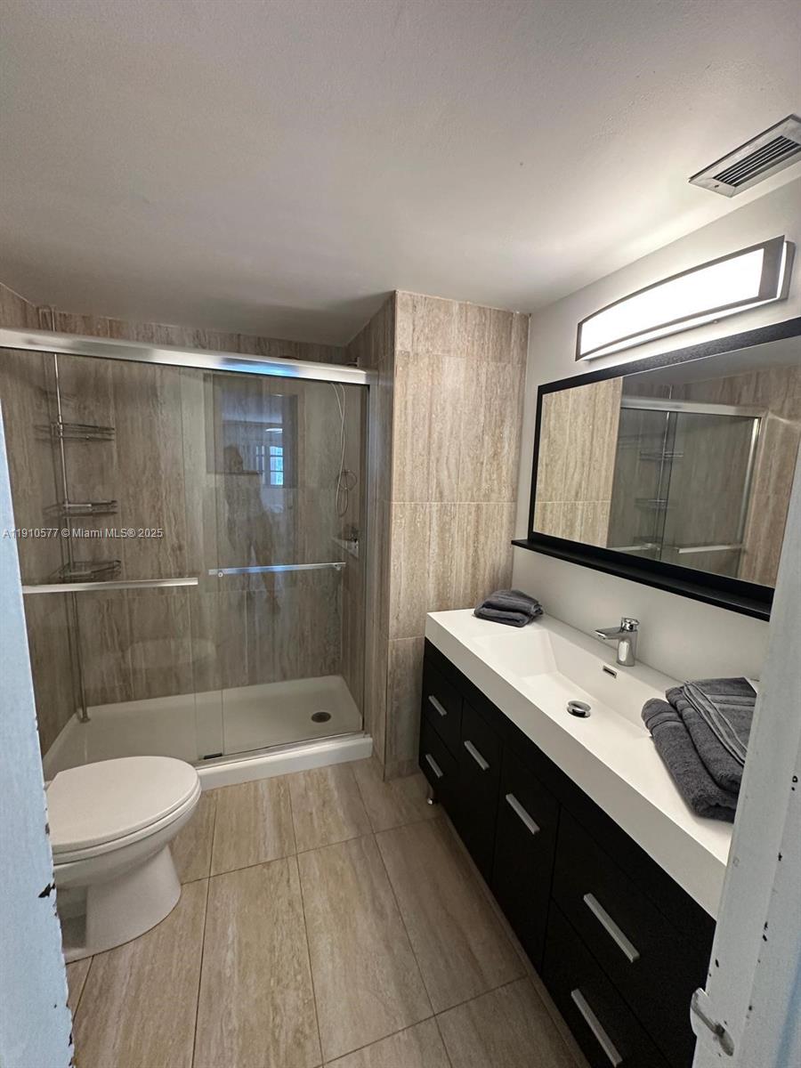 COMMODORE PLAZA CONDO - Residential