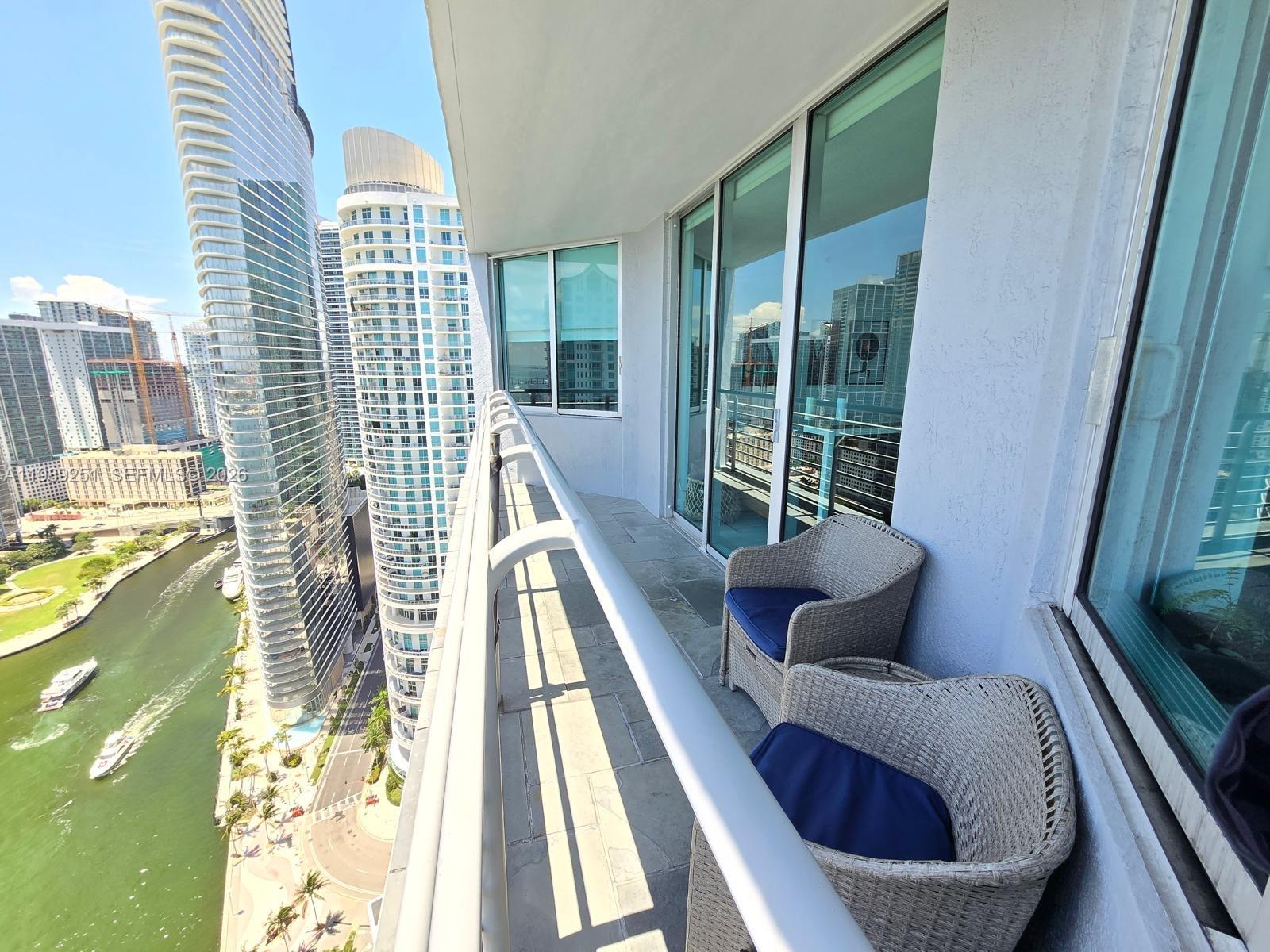 325 S Biscayne Blvd 3719, Miami FL 33131