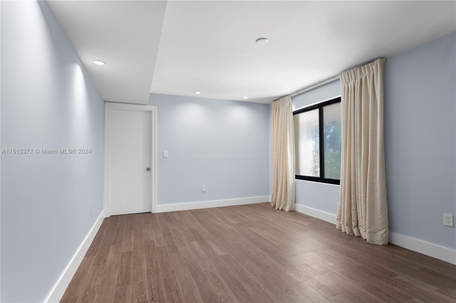 SAN MARINO ISLAND - Residential