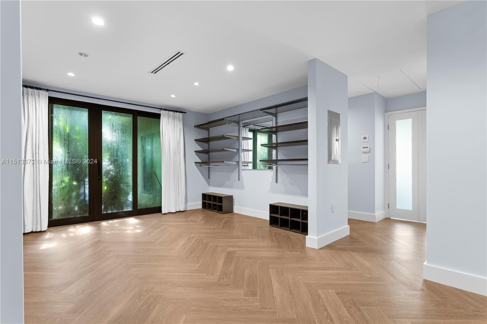 SAN MARINO ISLAND - Residential