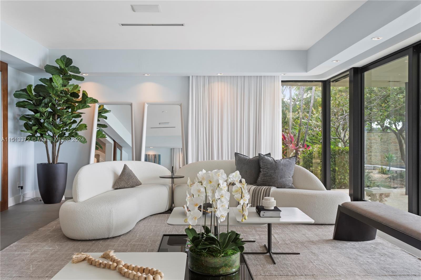 SAN MARINO ISLAND - Residential