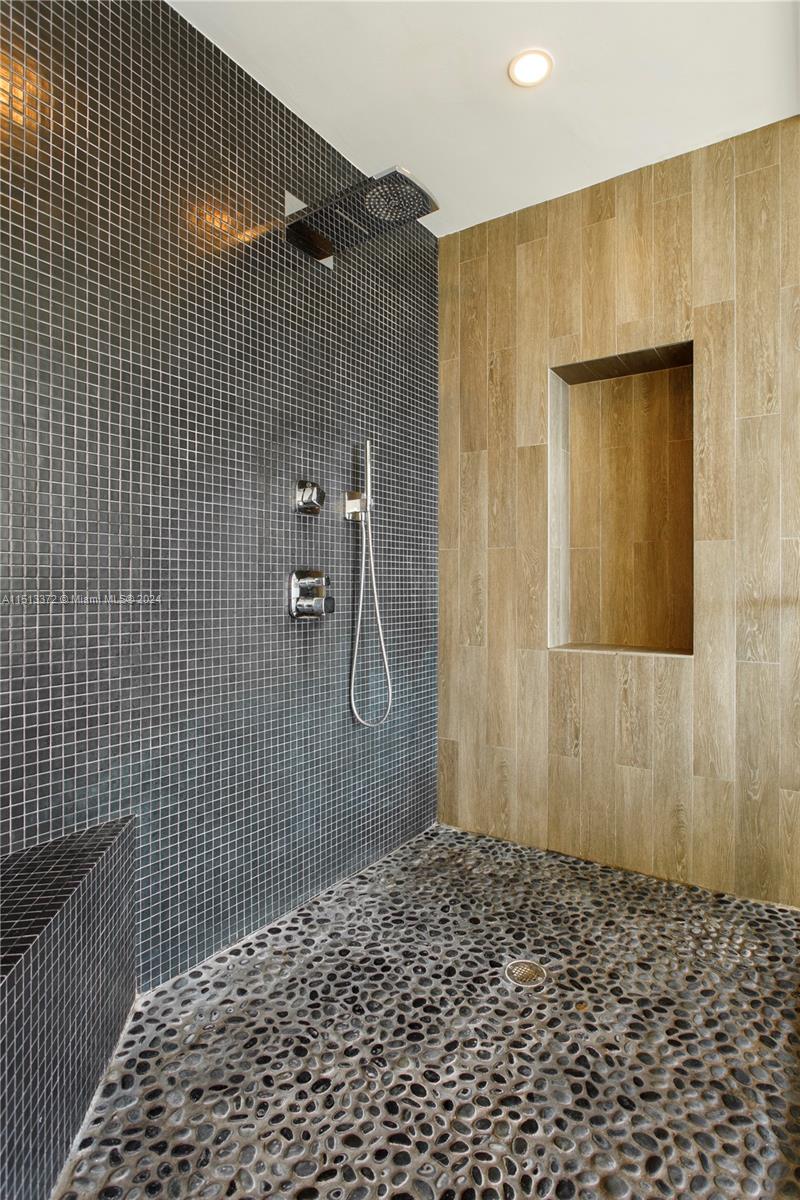 SAN MARINO ISLAND - Residential