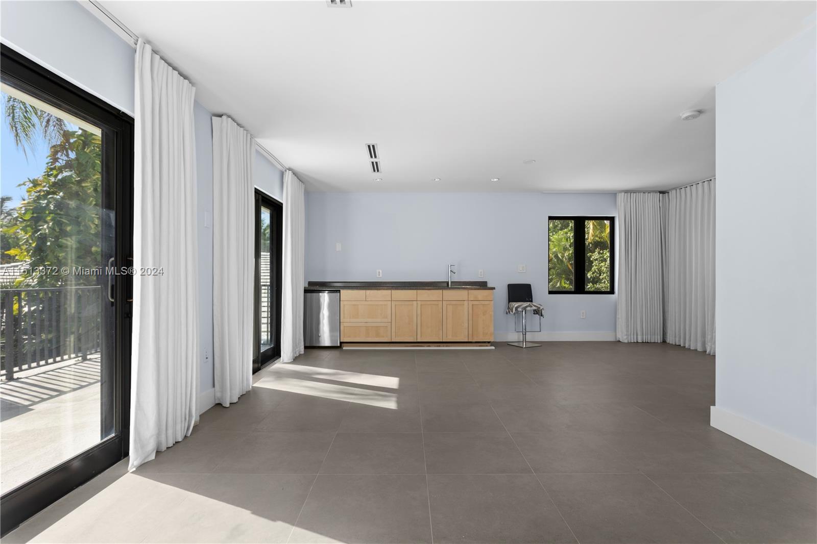 SAN MARINO ISLAND - Residential