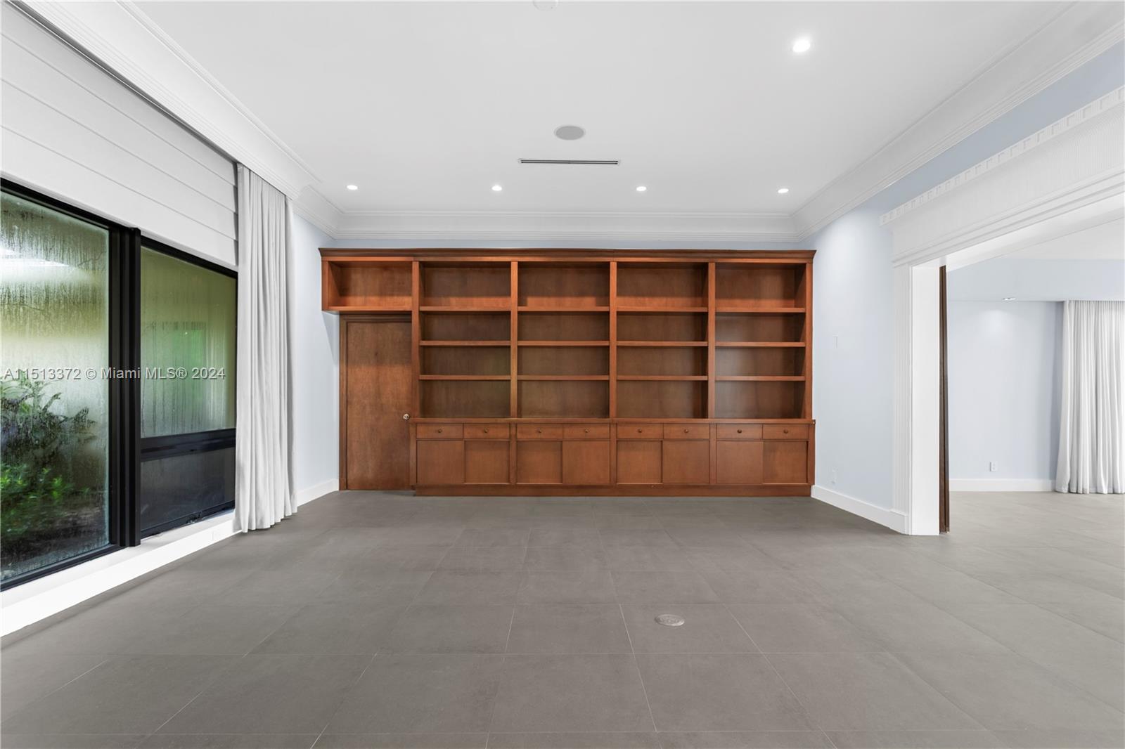 SAN MARINO ISLAND - Residential