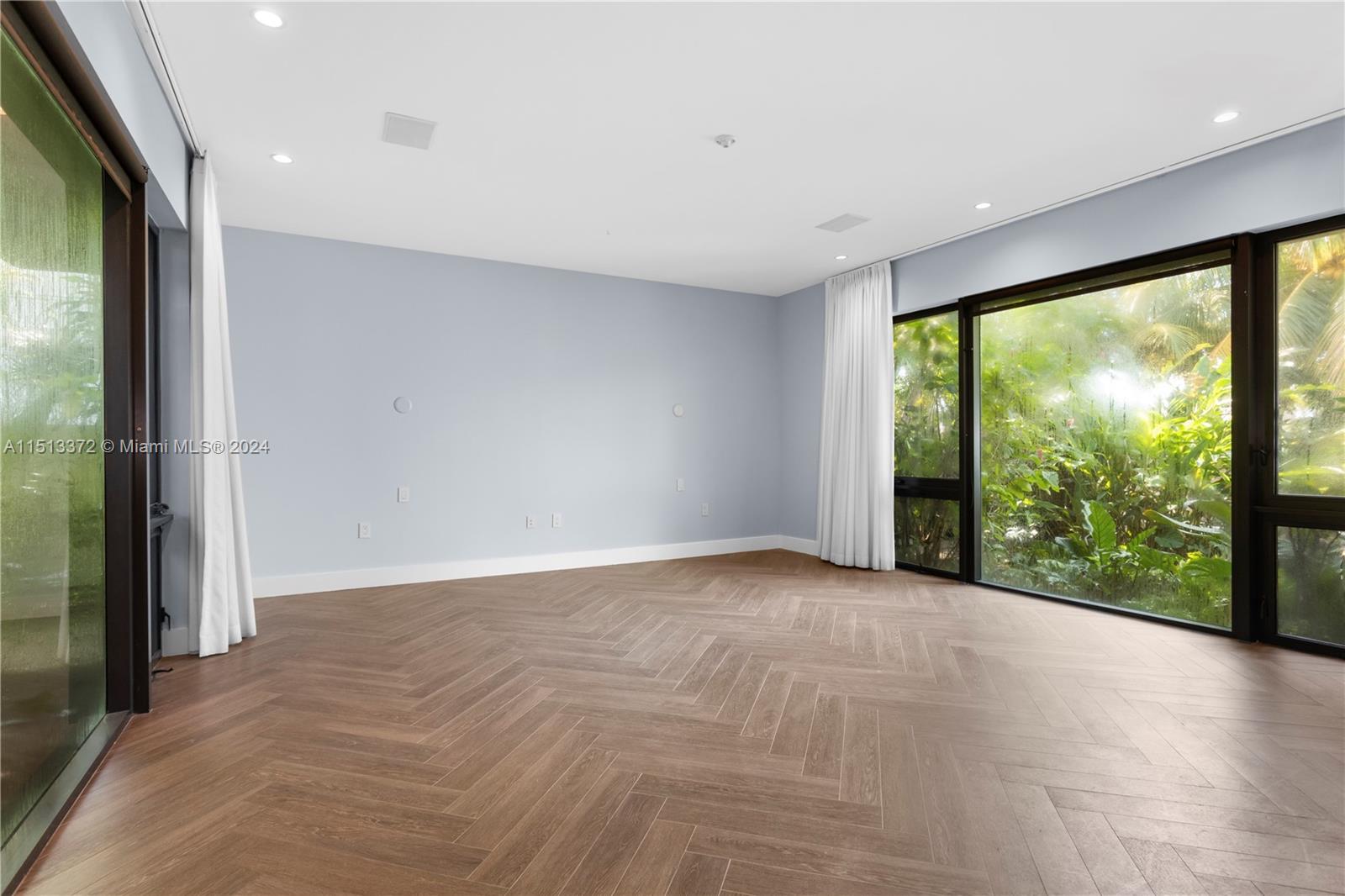 SAN MARINO ISLAND - Residential