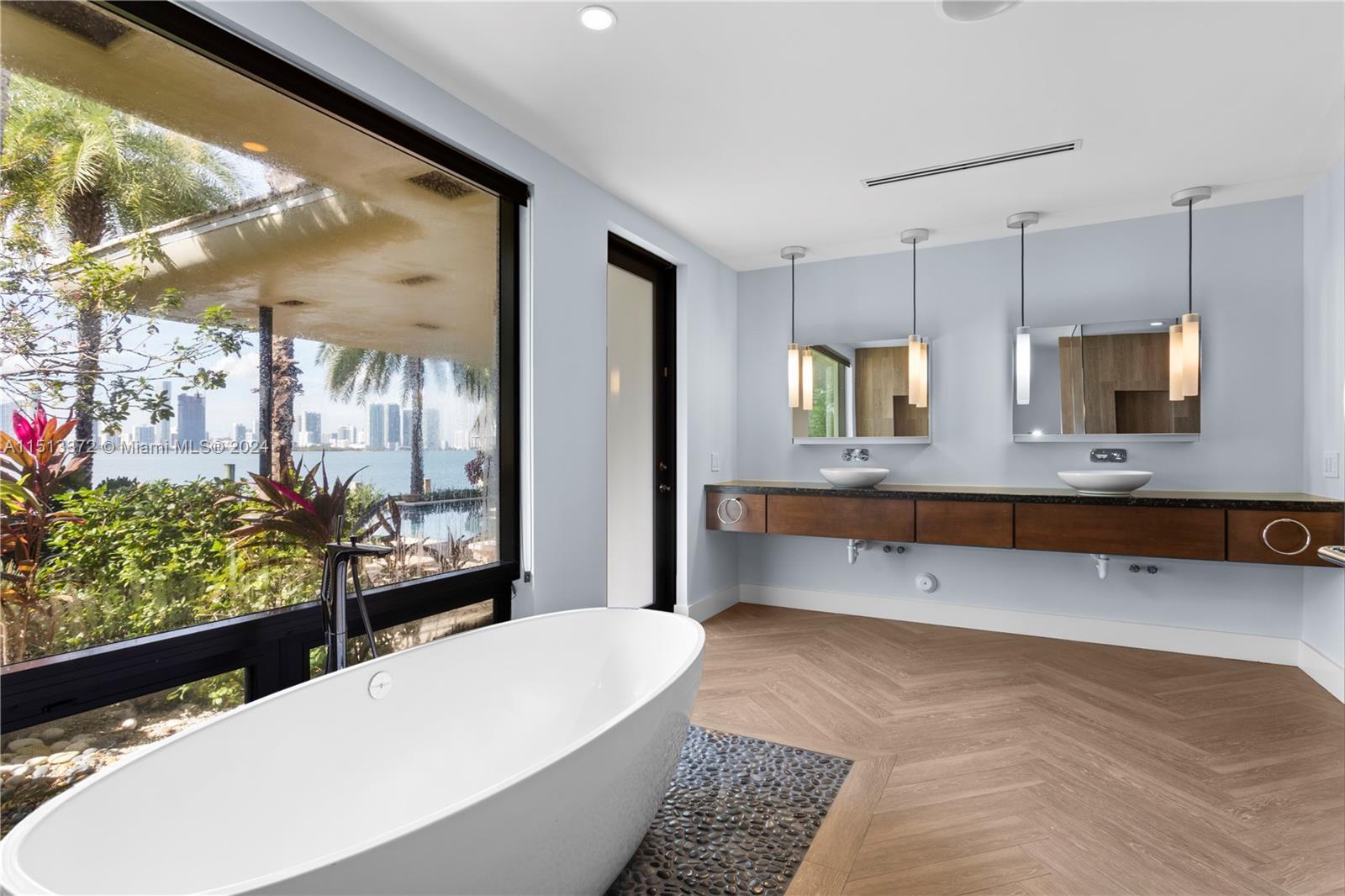 SAN MARINO ISLAND - Residential