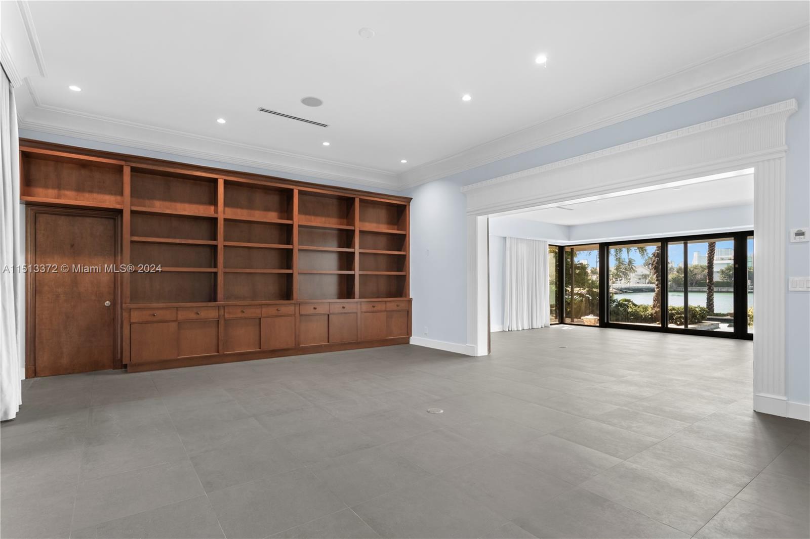 SAN MARINO ISLAND - Residential