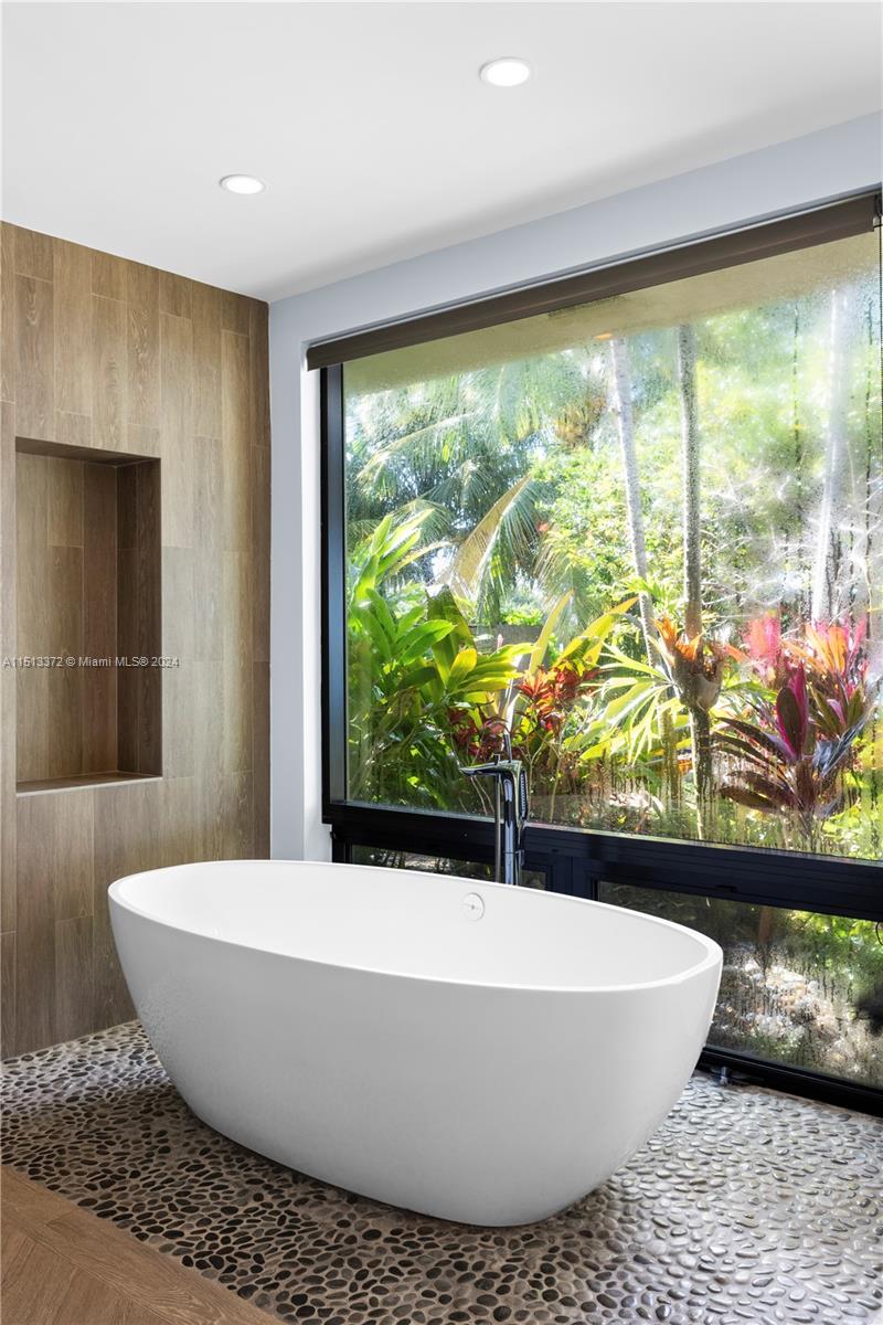 SAN MARINO ISLAND - Residential