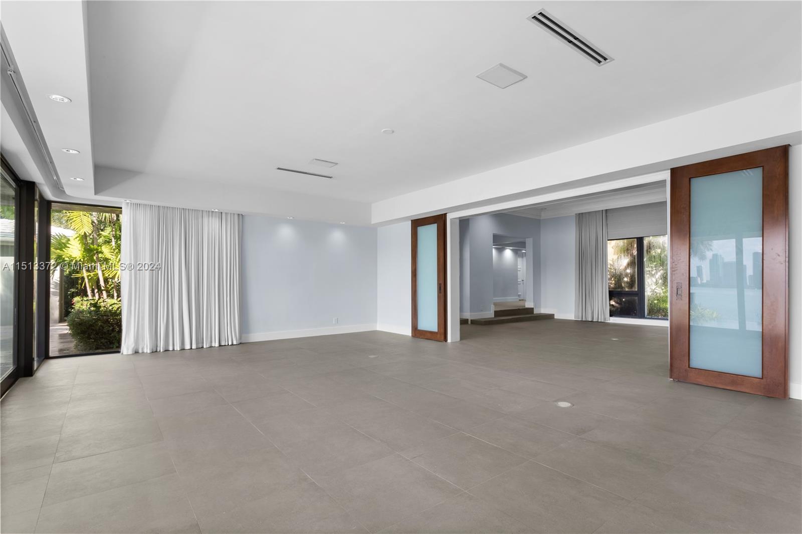 SAN MARINO ISLAND - Residential