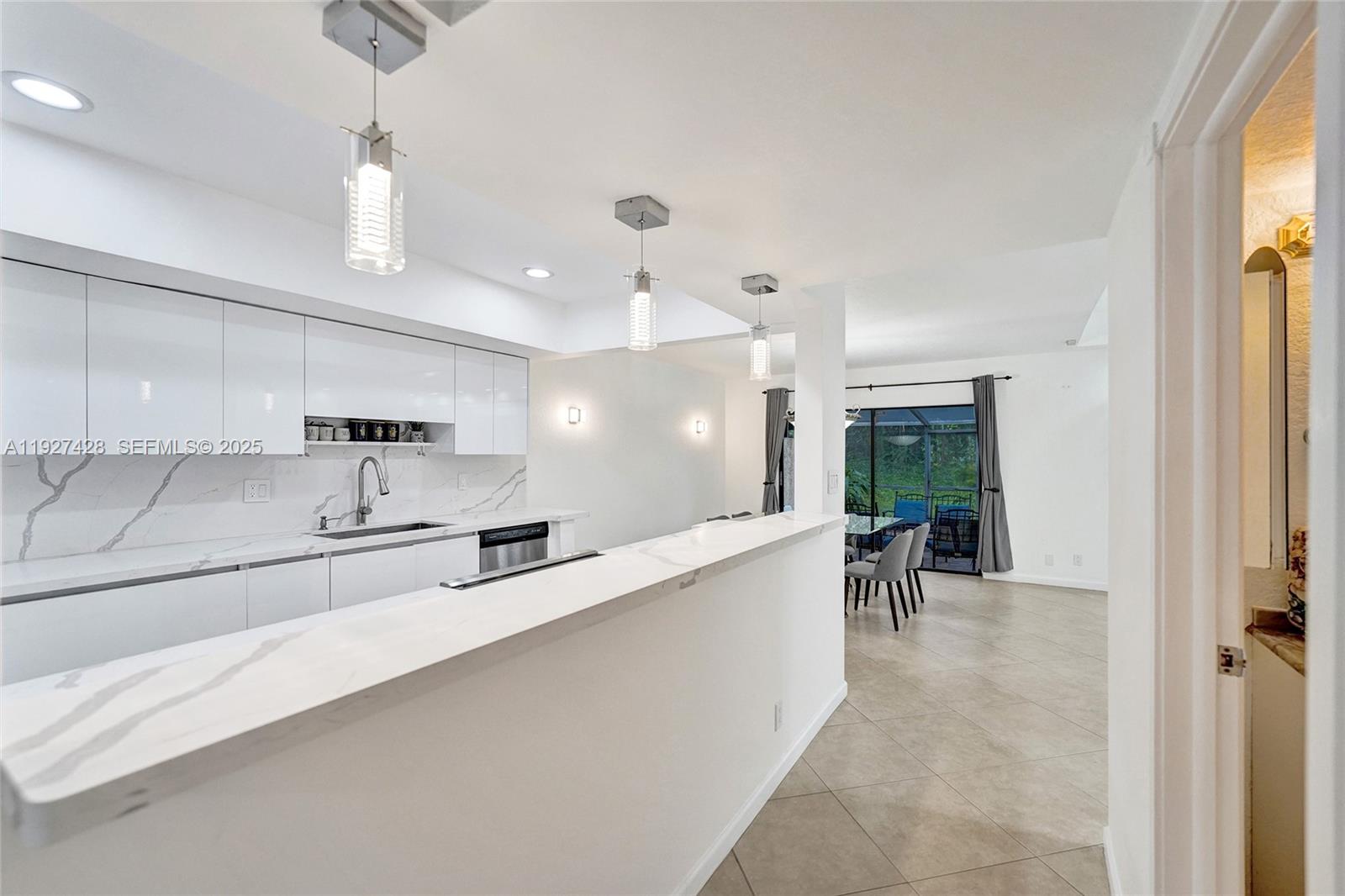 TOWNHOUSES OF EMERALD HIL - Residential