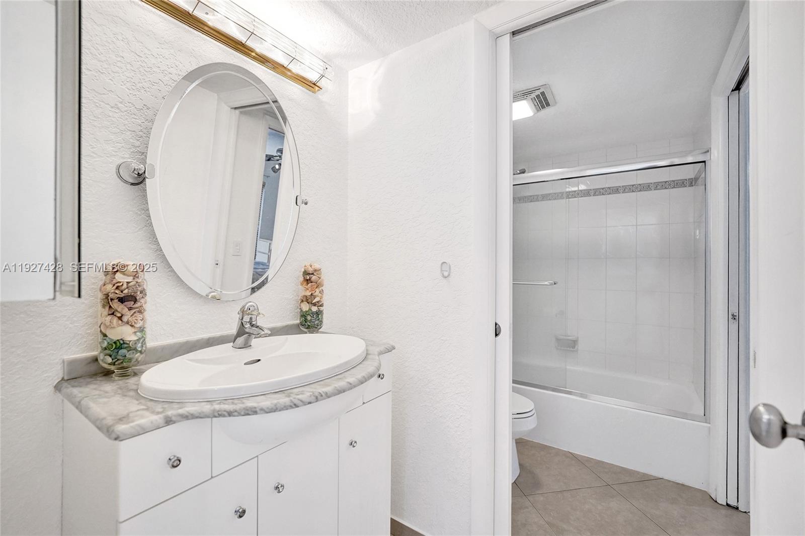 TOWNHOUSES OF EMERALD HIL - Residential