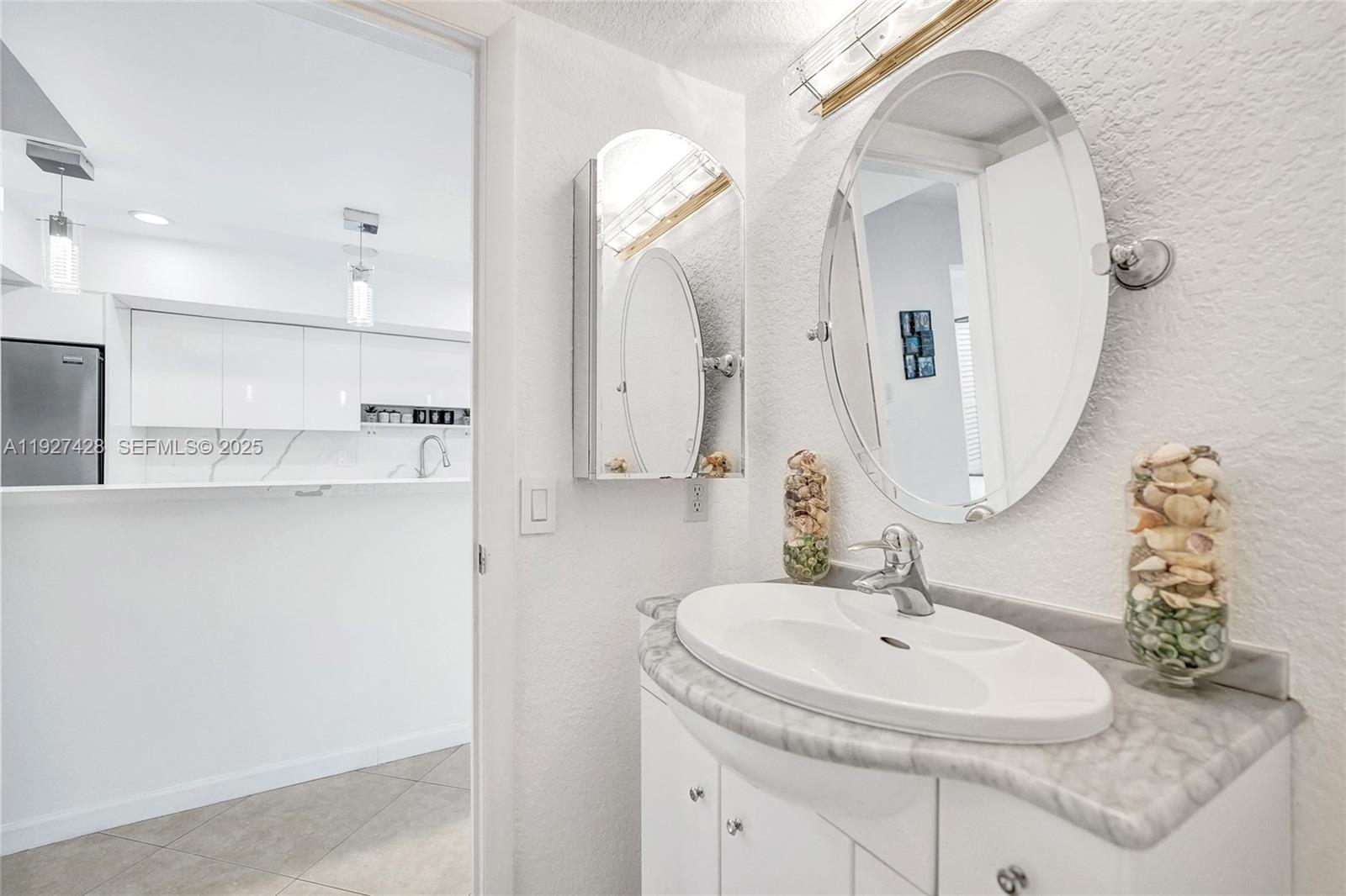 TOWNHOUSES OF EMERALD HIL - Residential