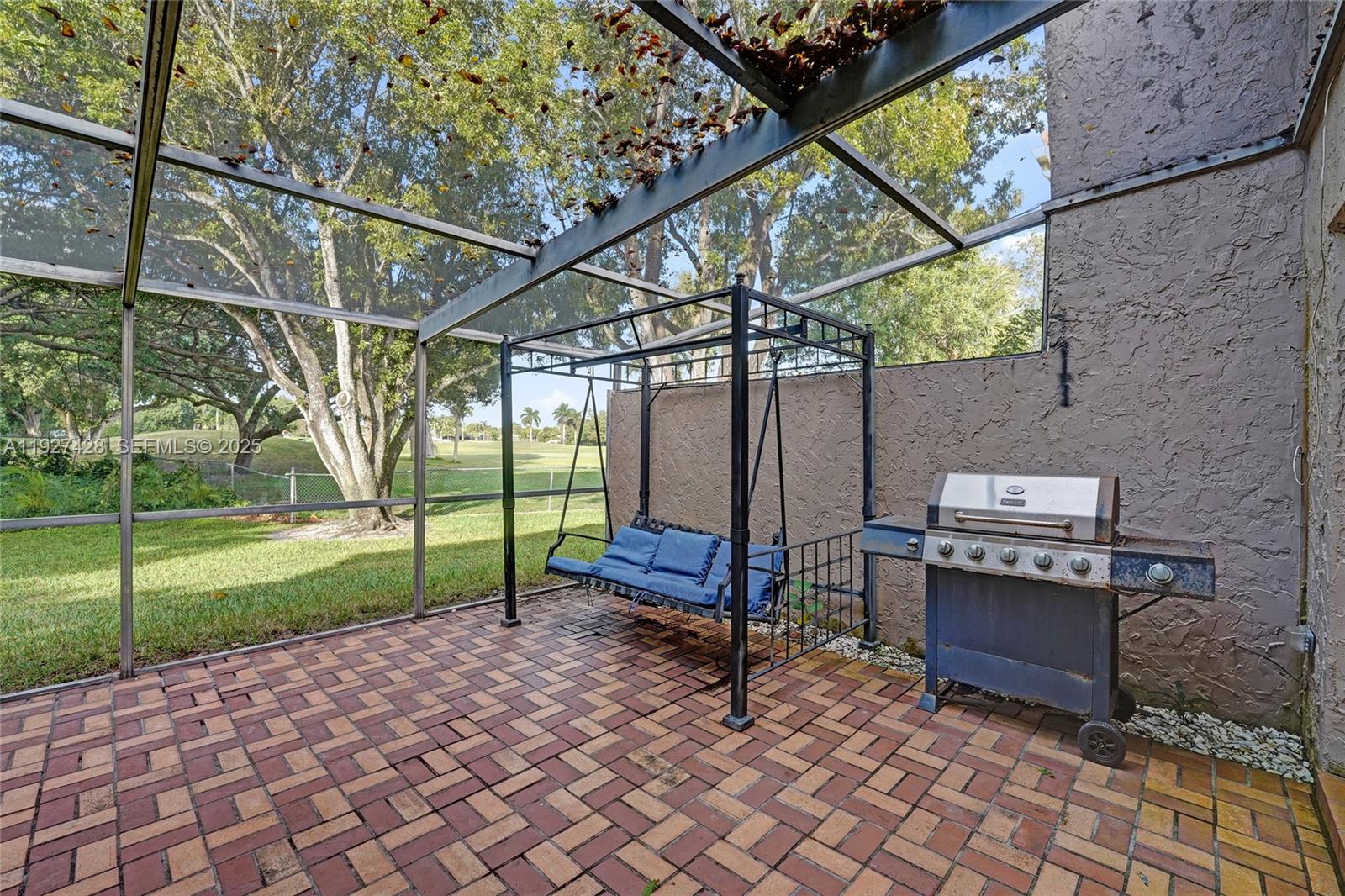 TOWNHOUSES OF EMERALD HIL - Residential