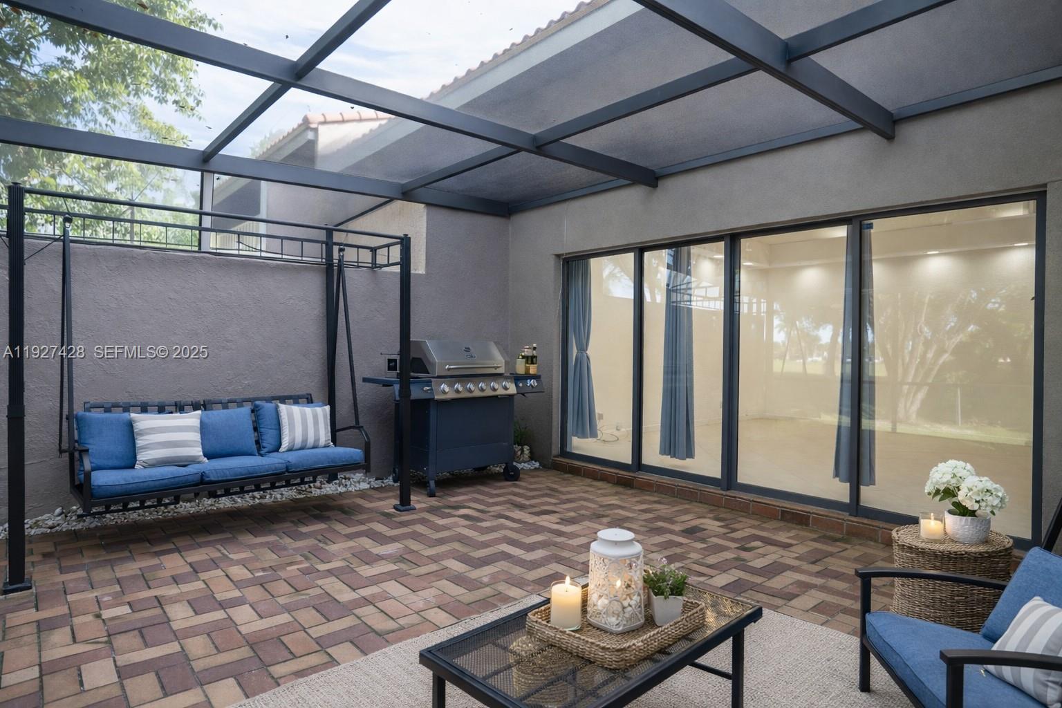 TOWNHOUSES OF EMERALD HIL - Residential