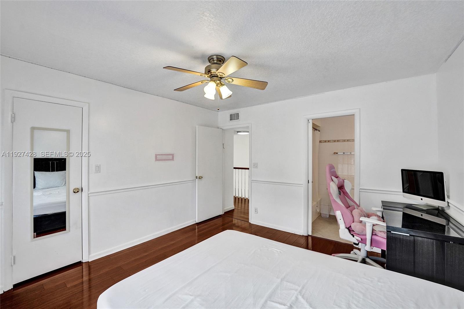 TOWNHOUSES OF EMERALD HIL - Residential