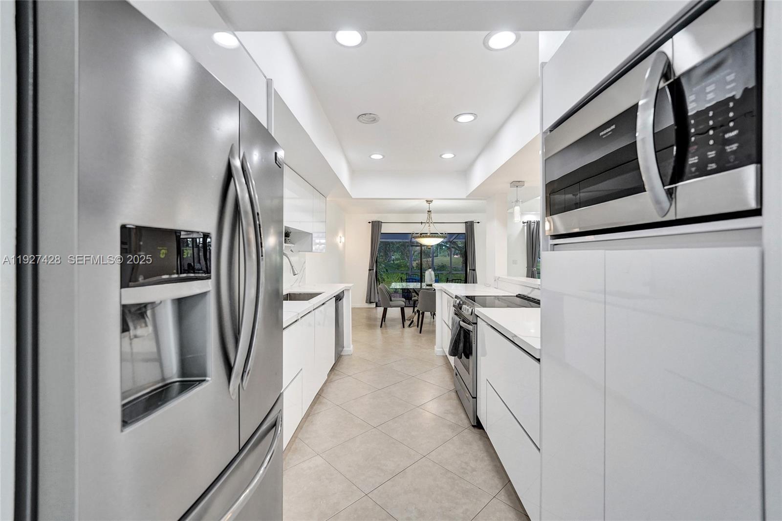 TOWNHOUSES OF EMERALD HIL - Residential