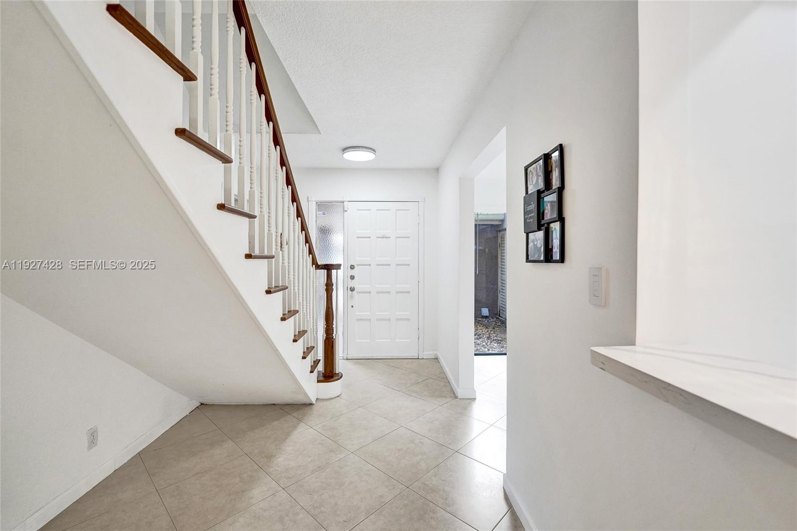 TOWNHOUSES OF EMERALD HIL - Residential