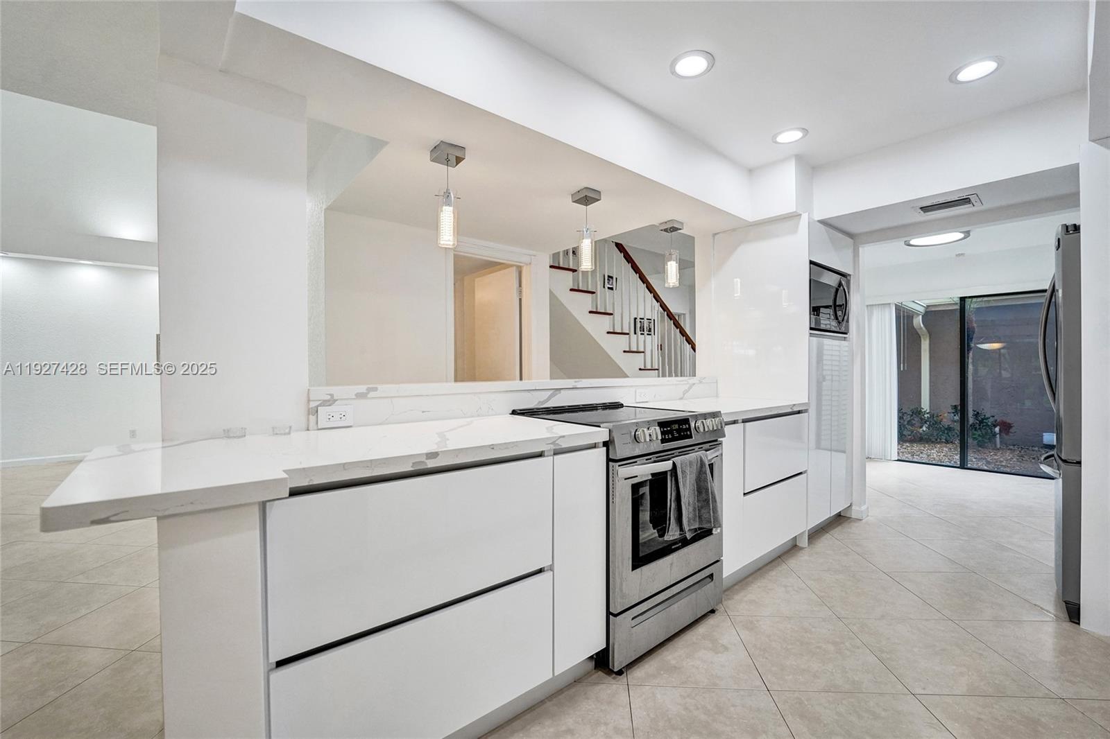 TOWNHOUSES OF EMERALD HIL - Residential