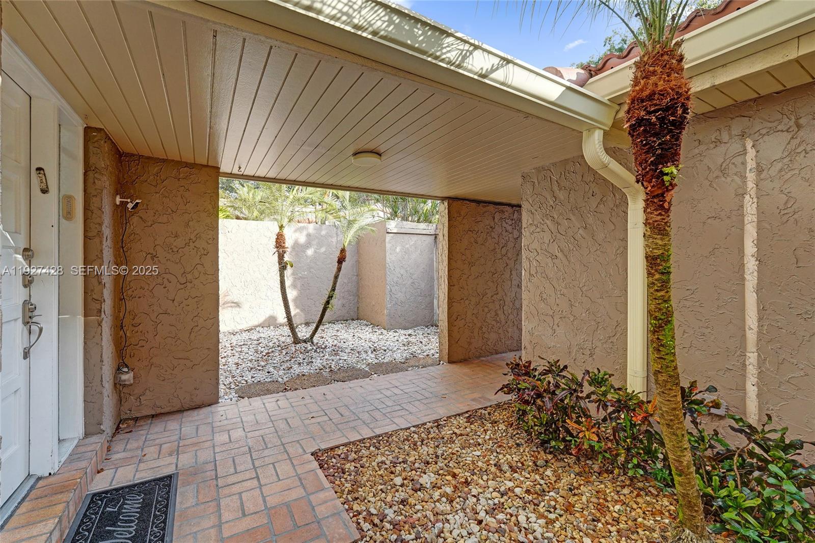 TOWNHOUSES OF EMERALD HIL - Residential