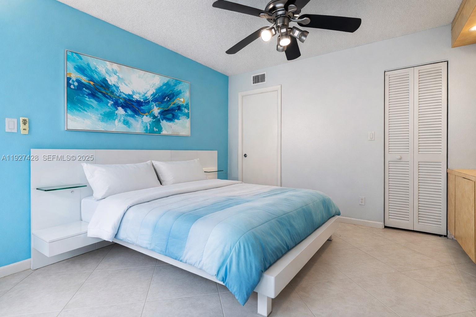 TOWNHOUSES OF EMERALD HIL - Residential