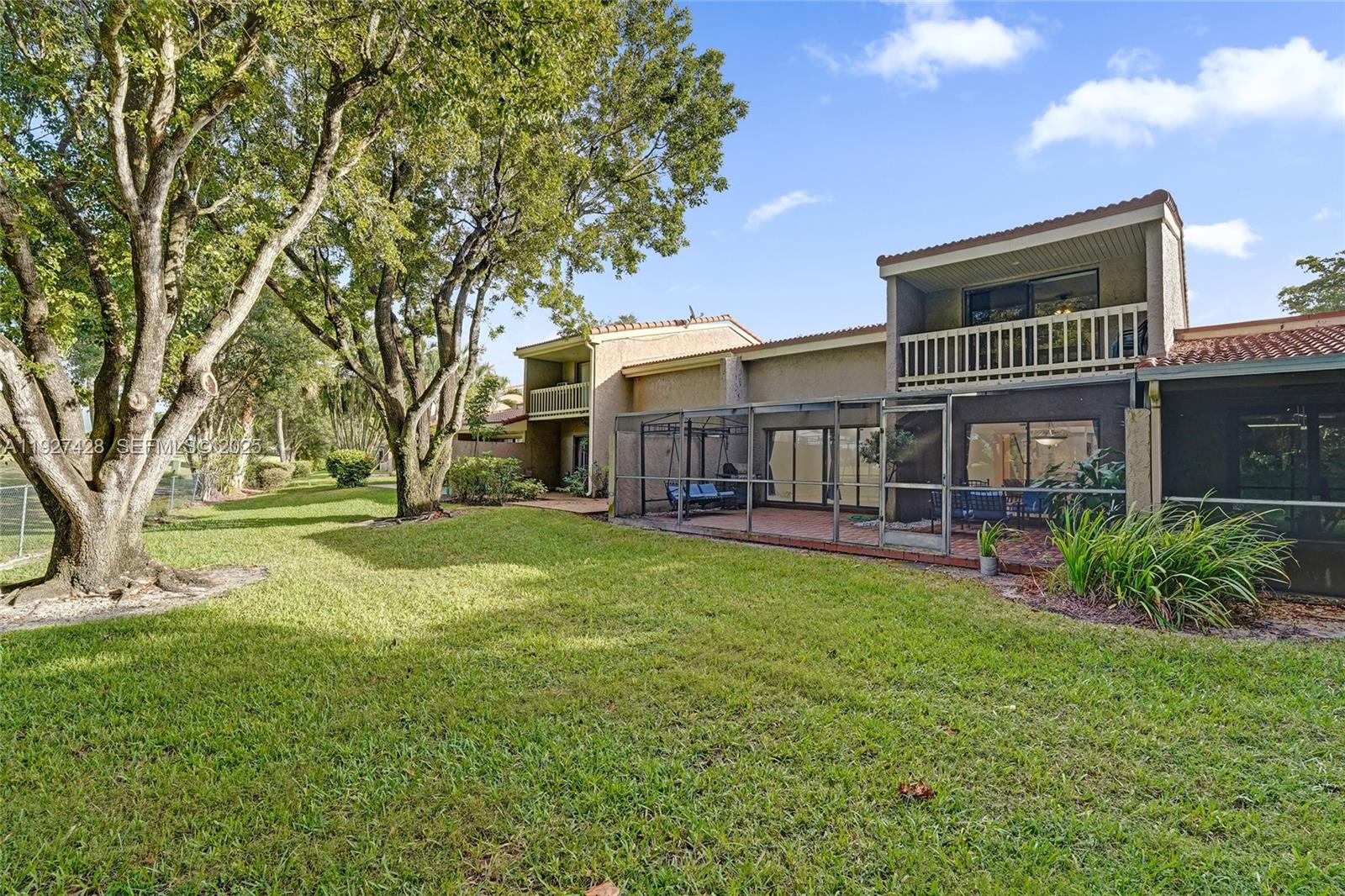 TOWNHOUSES OF EMERALD HIL - Residential