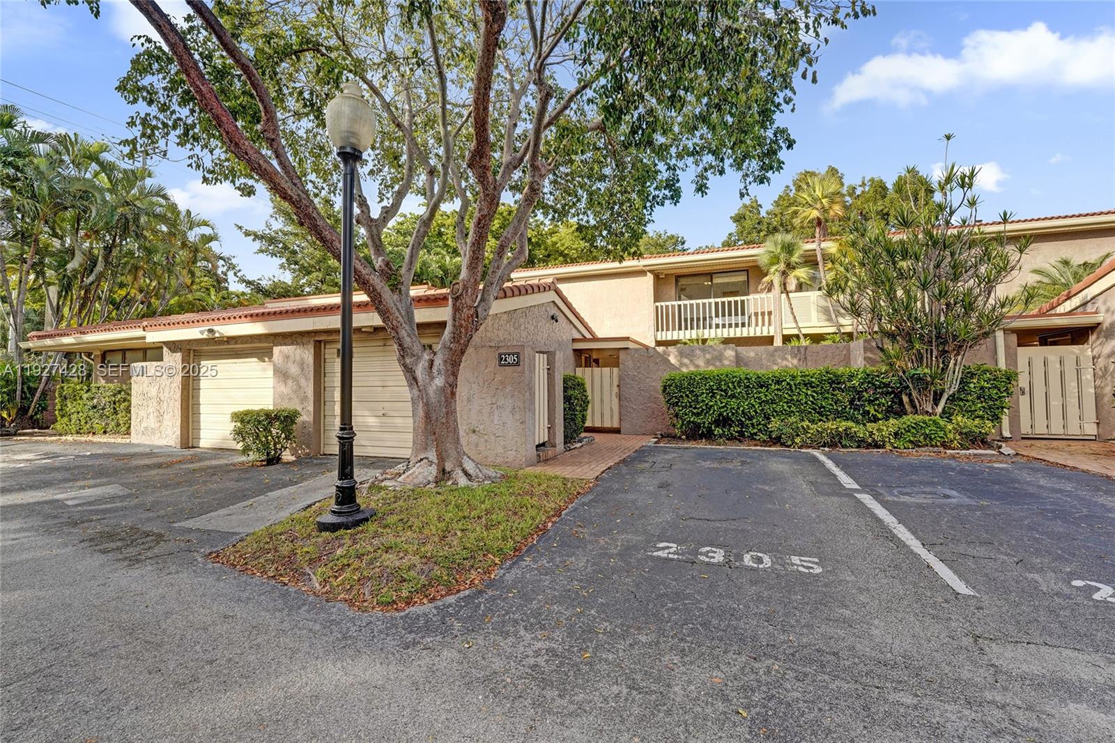 TOWNHOUSES OF EMERALD HIL - Residential