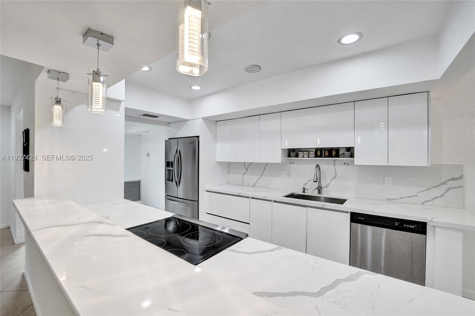 TOWNHOUSES OF EMERALD HIL - Residential