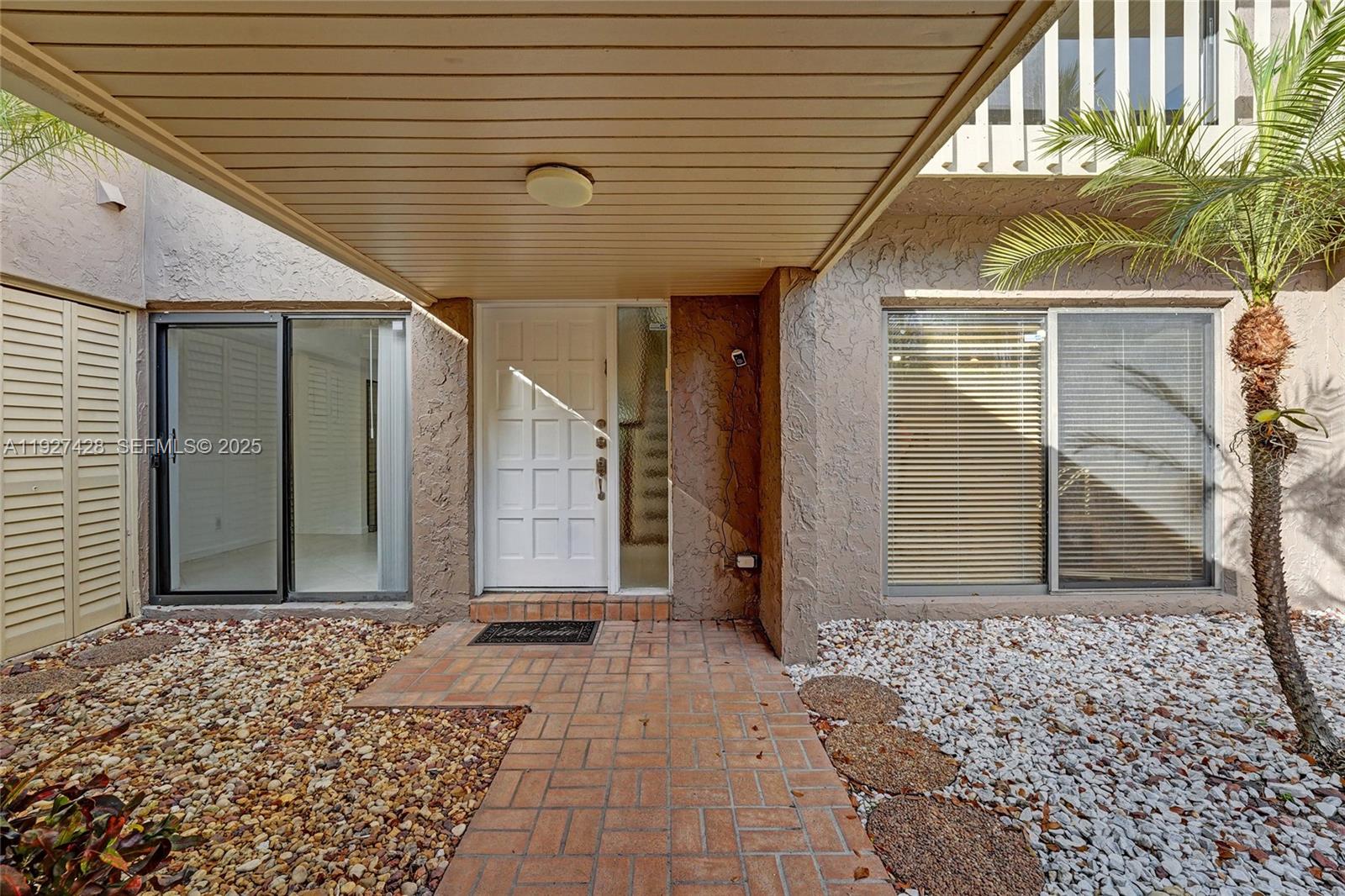 TOWNHOUSES OF EMERALD HIL - Residential