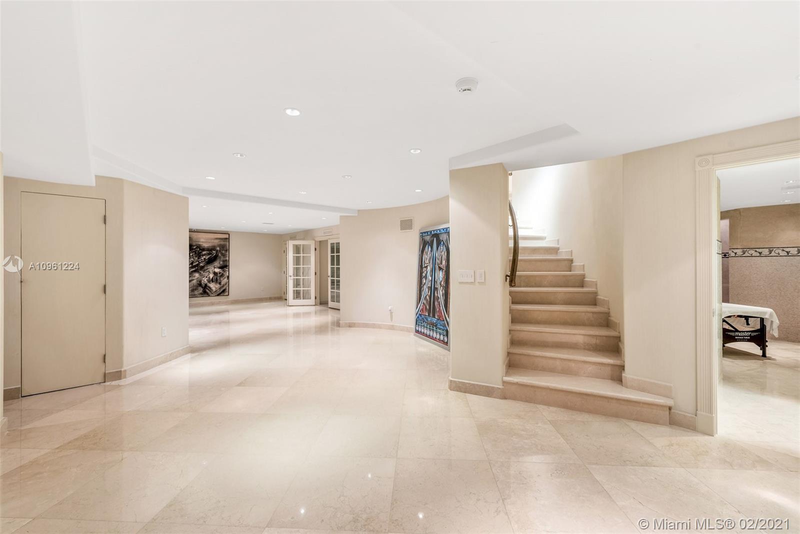 GOLDEN BEACH SEC A - Residential