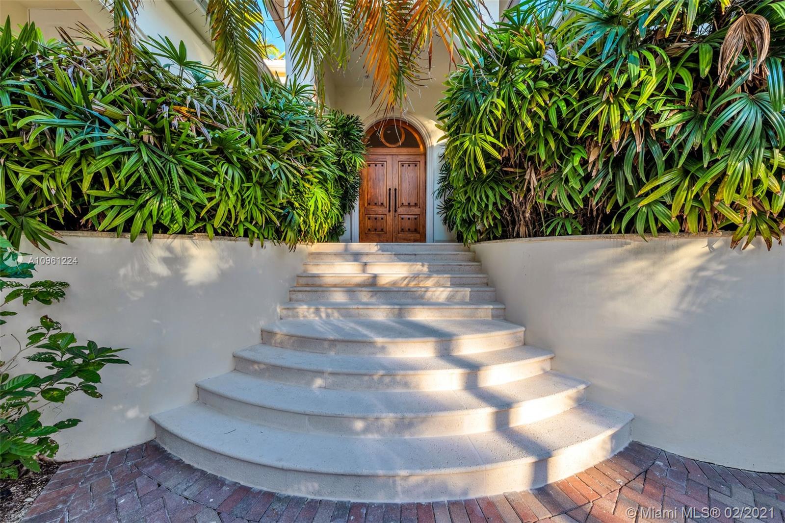 GOLDEN BEACH SEC A - Residential