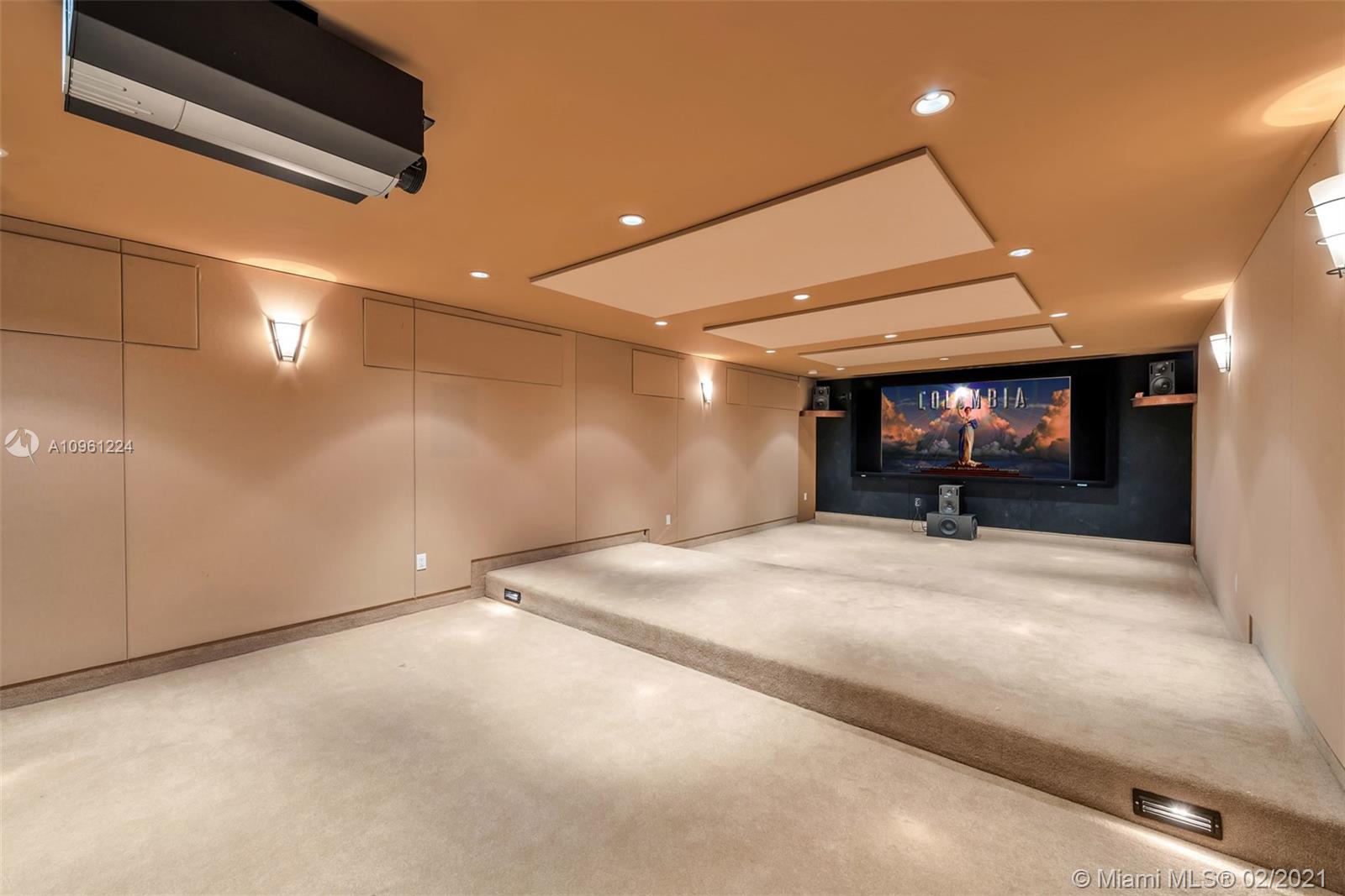 GOLDEN BEACH SEC A - Residential