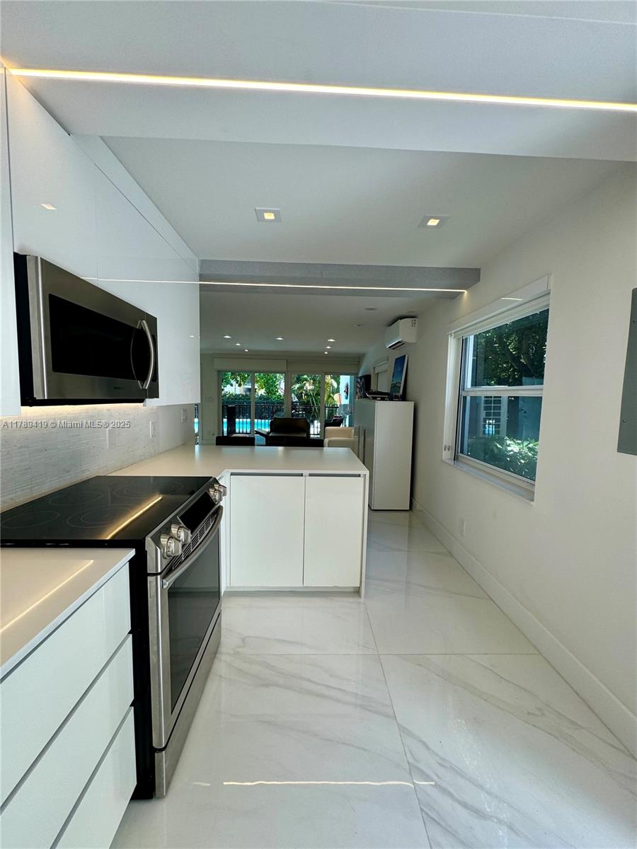 195 SW Sunrise Dr 4