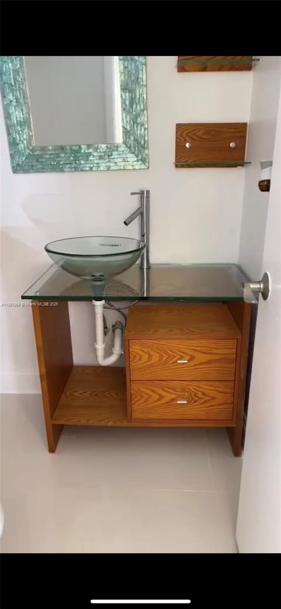 WHITE EGRET CONDO - Residential Lease