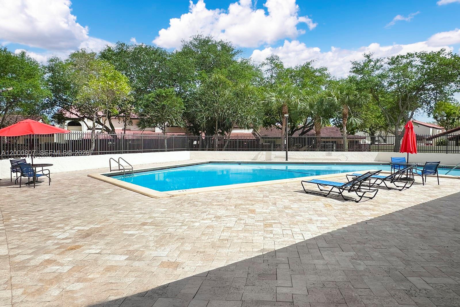 KENLAND COURT - Residential