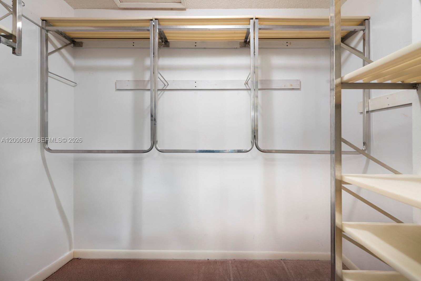 KENLAND COURT - Residential