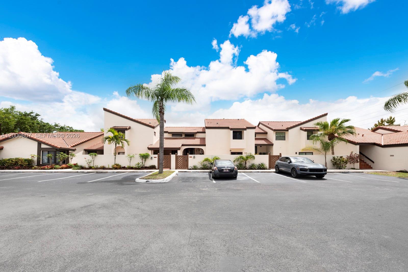 KENLAND COURT - Residential