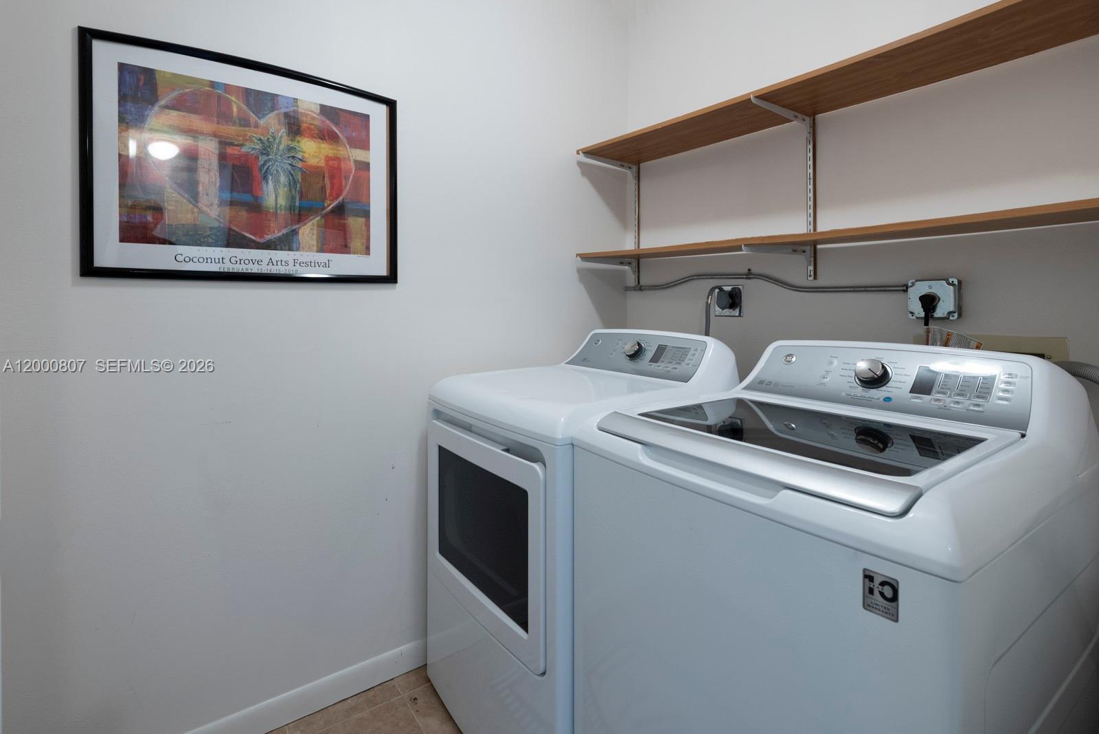 KENLAND COURT - Residential