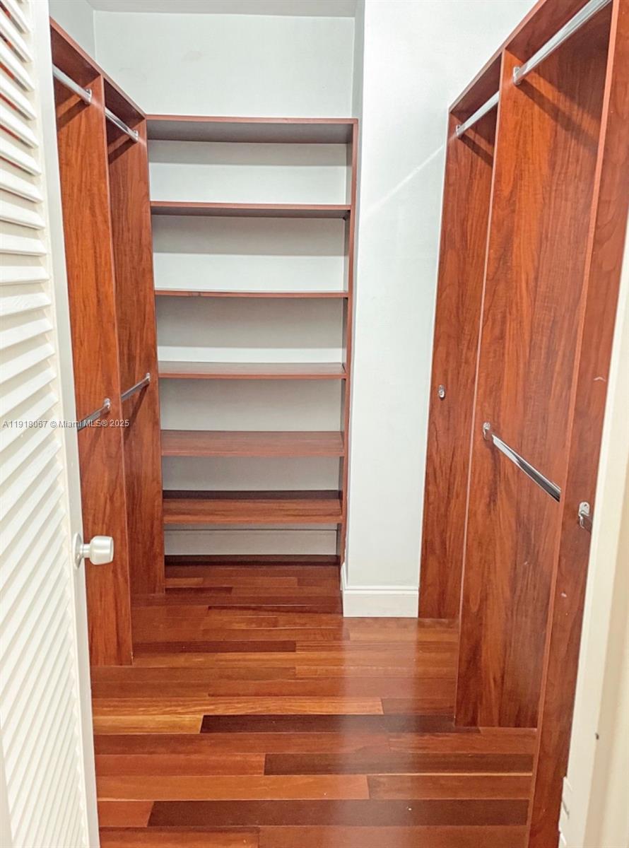 THE PLAZA OF BAL HARBOUR - Residential