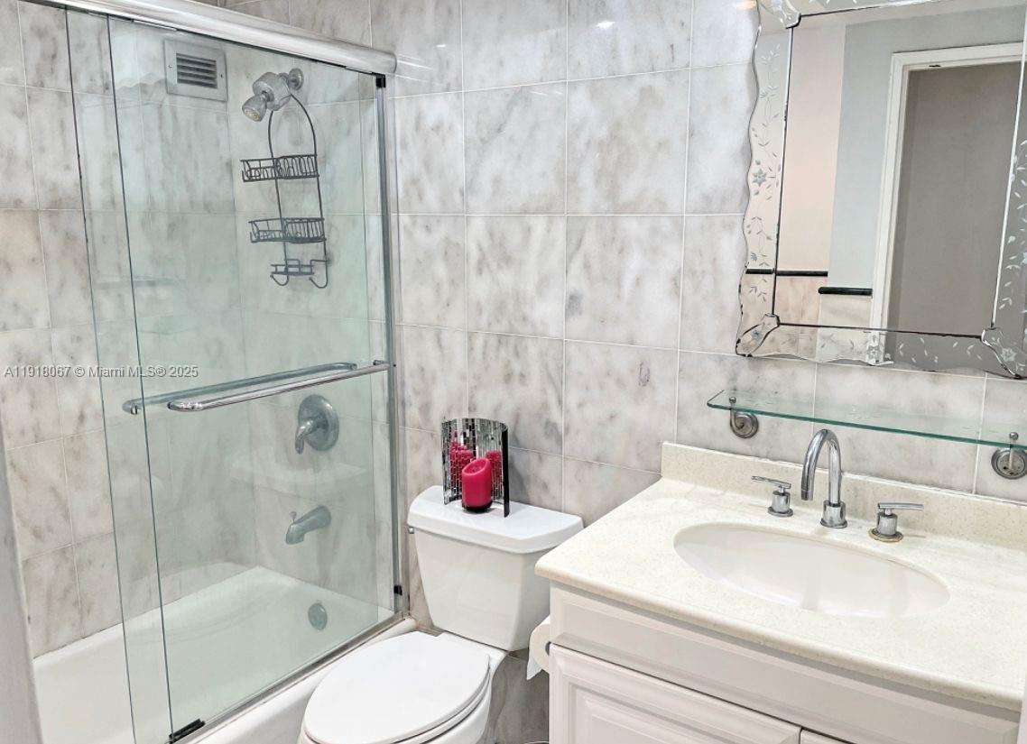 THE PLAZA OF BAL HARBOUR - Residential