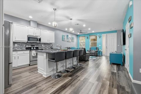 4126 Cascada Cir Cooper City FL 33024