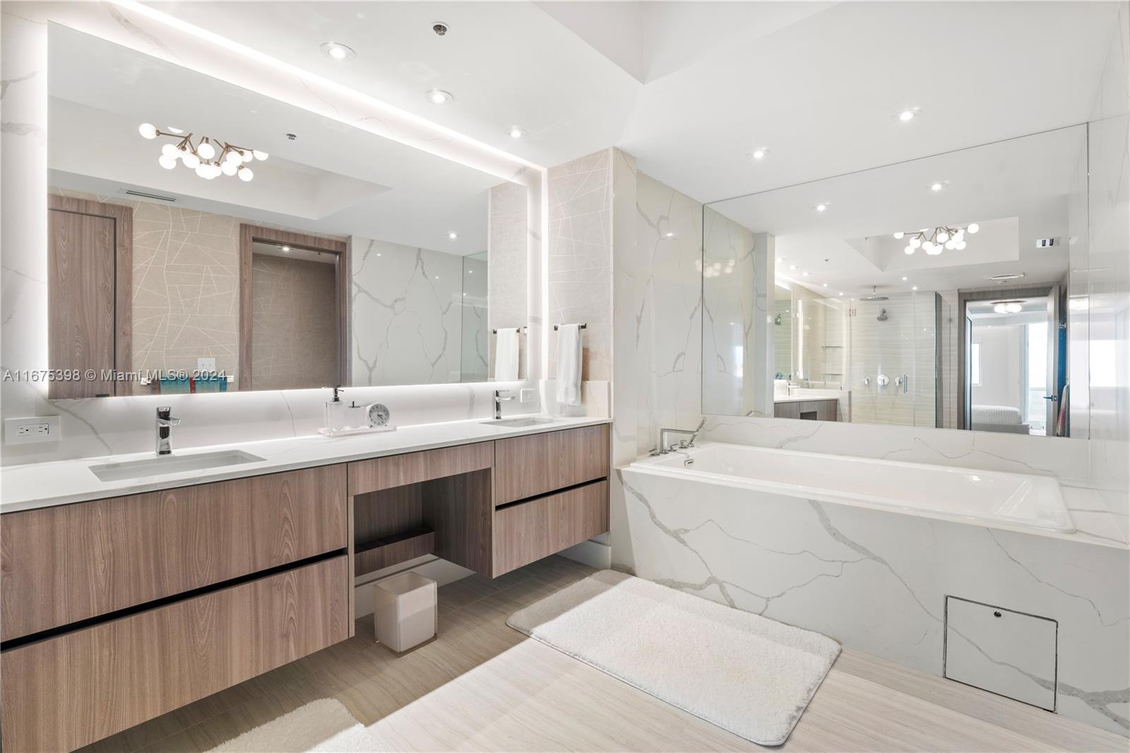 ACQUALINA OCEAN RESIDENCES - Residential