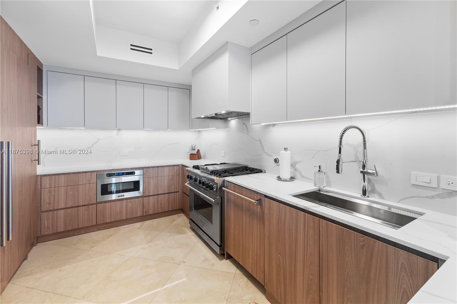 ACQUALINA OCEAN RESIDENCES - Residential
