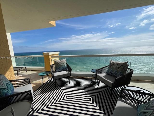 ACQUALINA OCEAN RESIDENCES - Residential