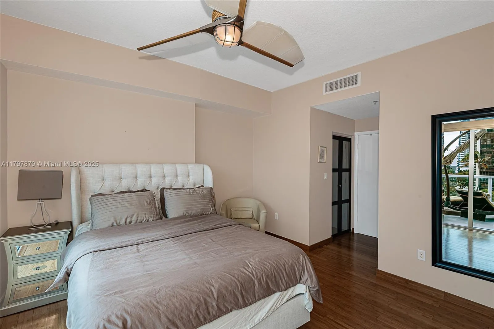 Miami Beach, Florida 33141, United States, 1 Bedroom Bedrooms, ,2 BathroomsBathrooms,Residential,Active,125220