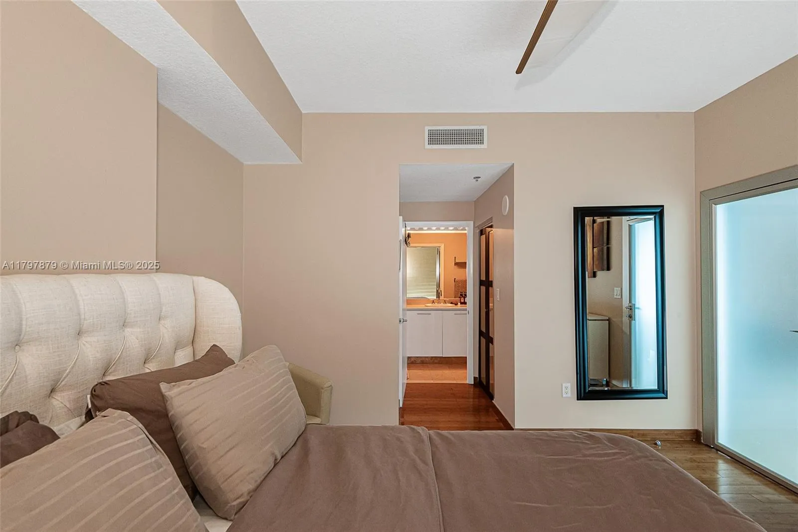 Miami Beach, Florida 33141, United States, 1 Bedroom Bedrooms, ,2 BathroomsBathrooms,Residential,Active,125220