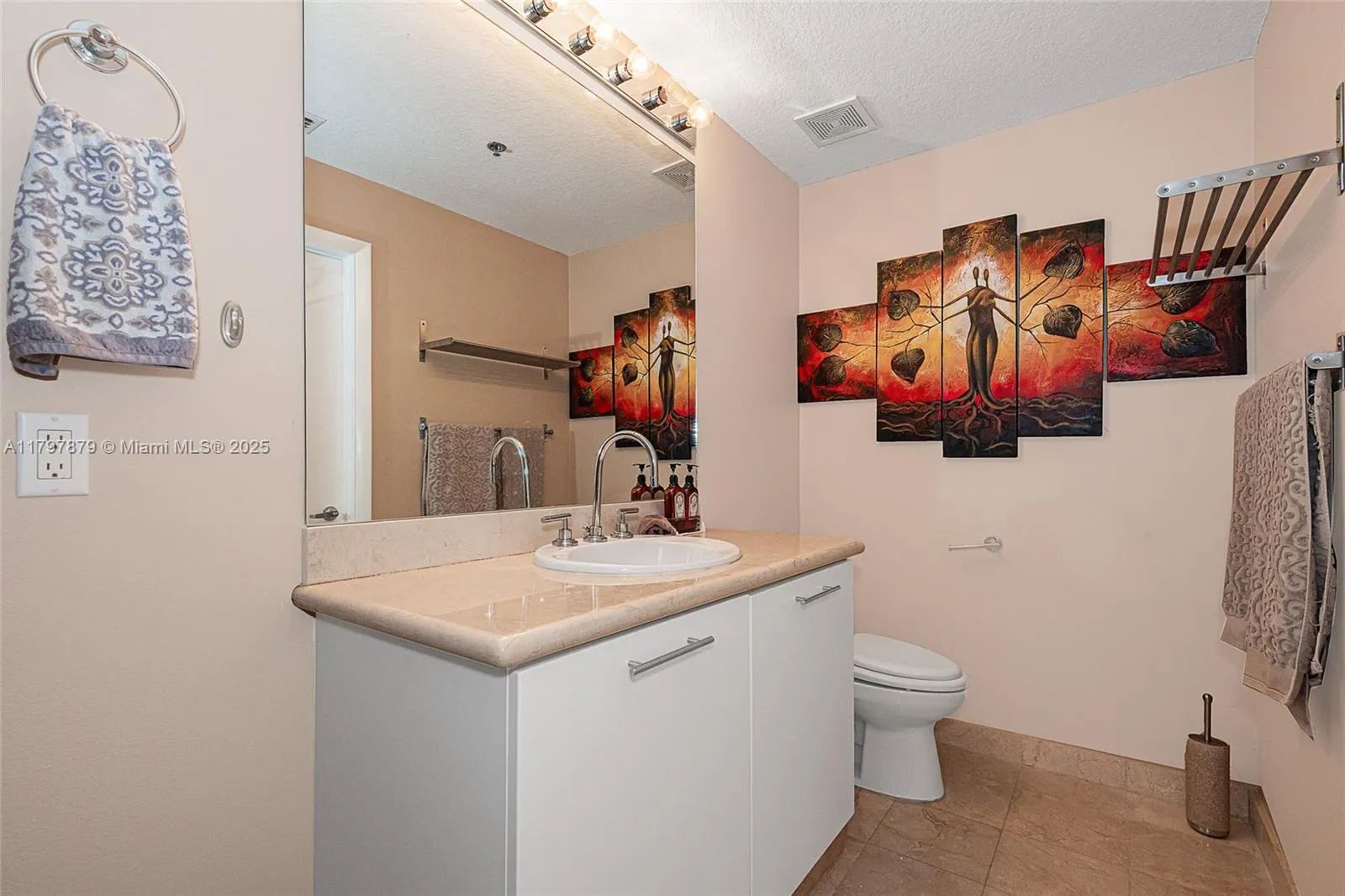 Miami Beach, Florida 33141, United States, 1 Bedroom Bedrooms, ,2 BathroomsBathrooms,Residential,Active,125220