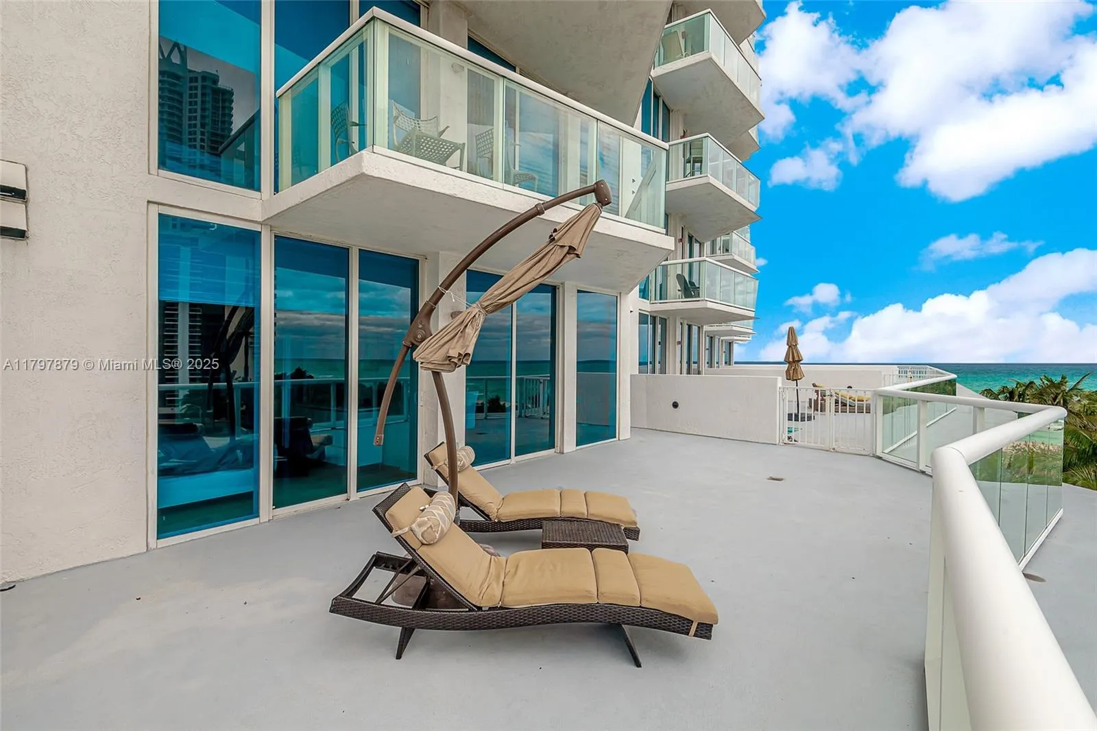 Miami Beach, Florida 33141, United States, 1 Bedroom Bedrooms, ,2 BathroomsBathrooms,Residential,Active,125220